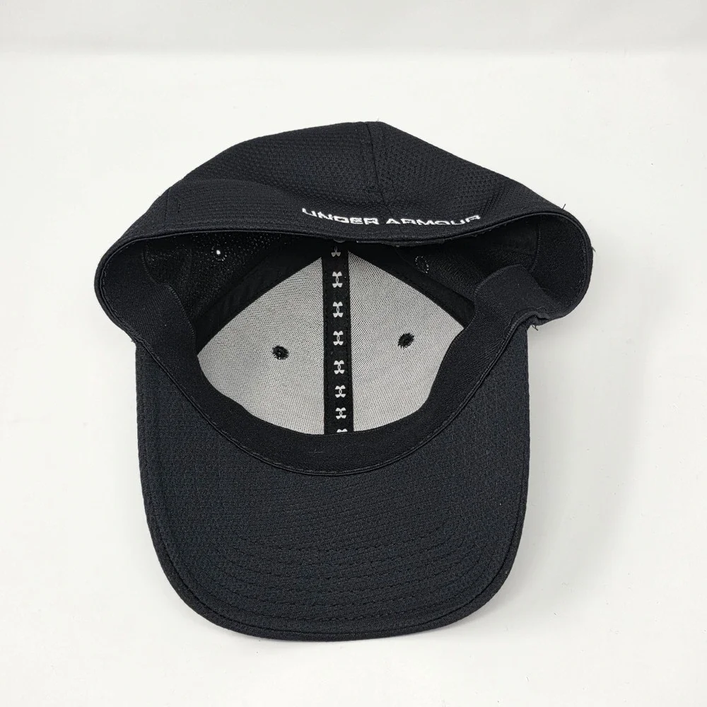 Under Armour Blitzing Low Hat Cap Black White Logo Men's Size Md/Lg‎ Stretch Fit
